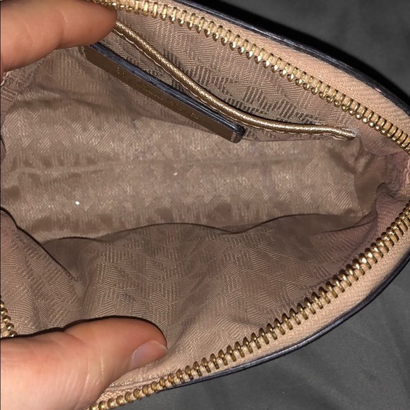 Michael Kors metallic gold bag in great condition - Picture 3 of 8